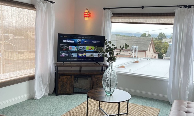 Crescent City Apartment | Downtown Retro Modern Flat, 3 blocks from the beach!
