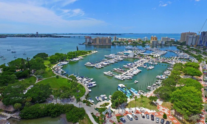 Laurel Park Apartment | DOWNTOWN SARASOTA - Historic Laurel Park - PETS ALLOWED