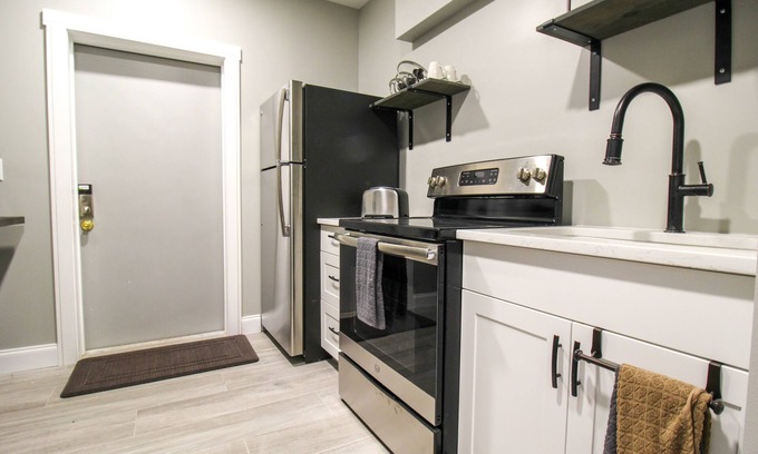 Downtown Condo | Downtown Sarasota, Speakeasy