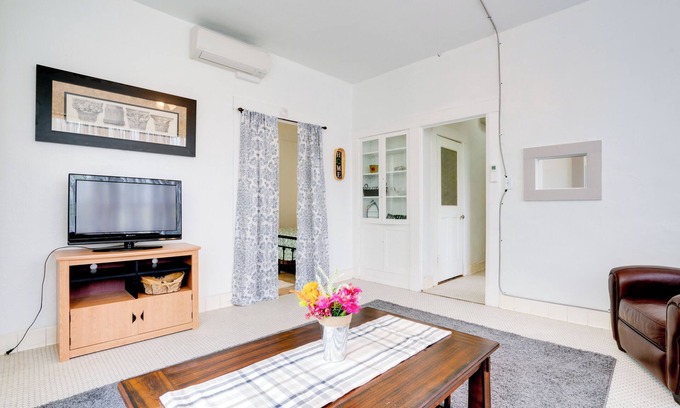 Schertz Apartment | Downtown Schertz Vacation Rental Near Restaurants!