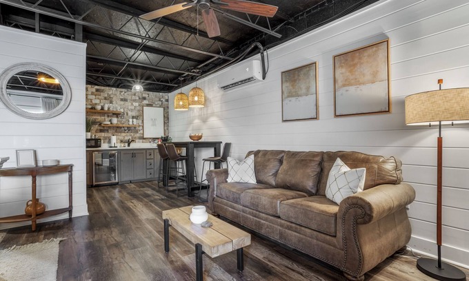 Biloxi Apartment | Downtown Studio. Beach, Casinos & more!