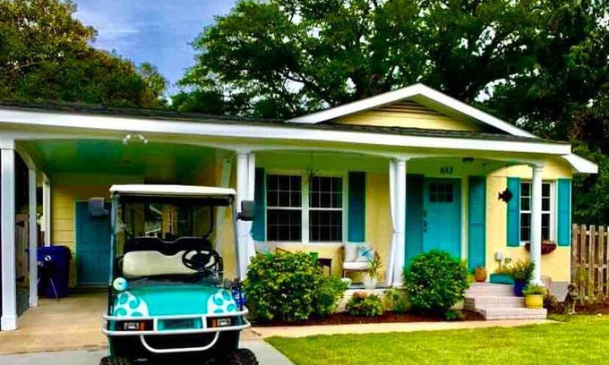 Southport House | Downtown- Sunshine Cottage and Golf Cart