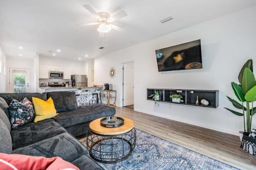 Tampa Heights House | Downtown Tampa Walk to Restaurants Renovated