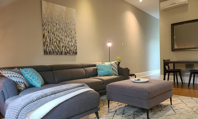 Garden District Apartment | Downtown Toronto Tree-Top Gem