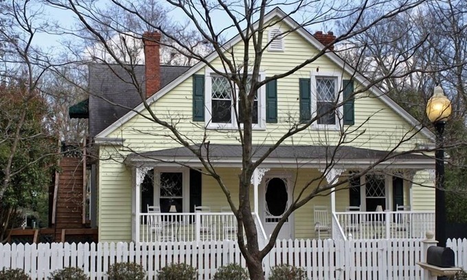 Aiken House | Downtown Townhouse 1 King Bedroom, 1 Queen Upstairs Home.