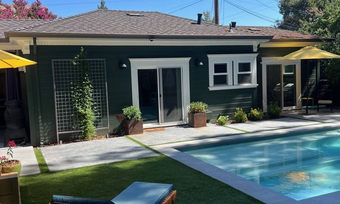 Vacaville Cottage | Downtown Vacaville 1 bedroom 1 bath Guest House