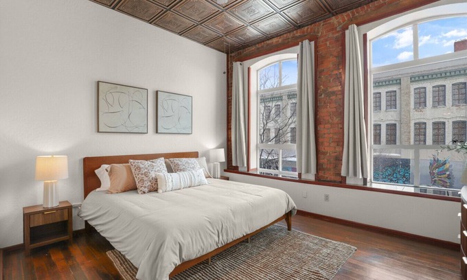 Great Falls Apartment | Downtown View | In Unit Laundry | Parking | King Bed