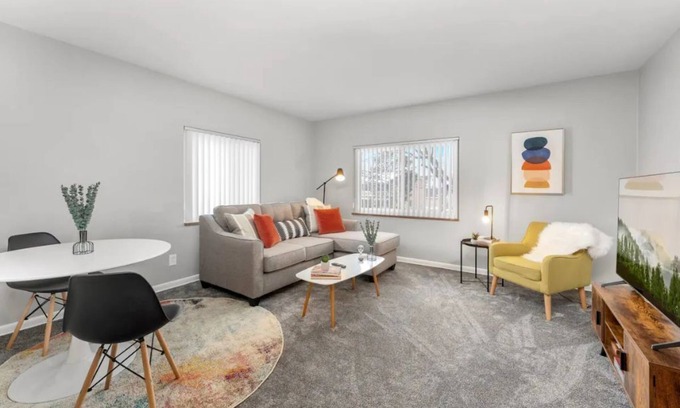 Wyandotte Apartment | Downtown Wyandotte, Clean and Cozy!