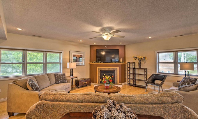 Yankton Apartment | Downtown Yankton Apartment w/Patio & River View!