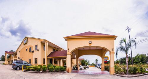Southeast Houston Hotel | Downtowner Inn and Suites - Houston