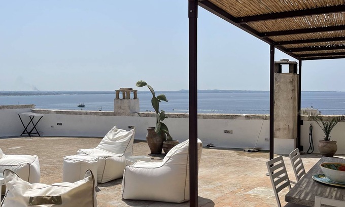 Gallipoli Historic Center Apartment | Doxi Fountain Terrace