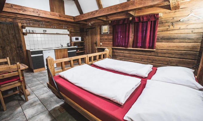 Slavonov Apartment | Dračí tvrz