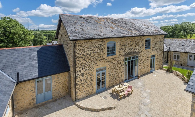 West Compton House | Drackenorth Barn - A fabulous and impressive converted barn
