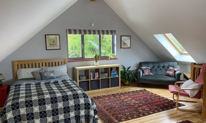 Ledbury Apartment | Dragon Nest - self-contained studio loft apartment