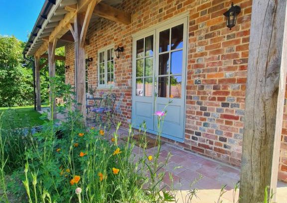 Christchurch House | Dragonfly cottage
