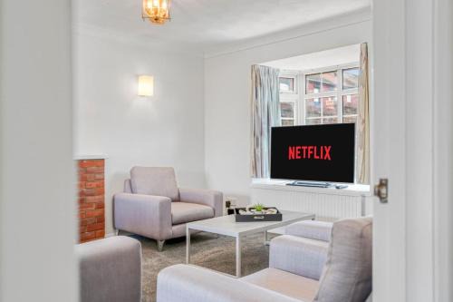 Wellingborough House | Dragonfly Nook perfect for families and business travelers