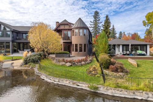 River West House | Drake Park Villa