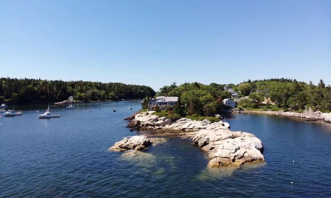 West Point House | Dramatic oceanfront 270 degrees from Waterfront