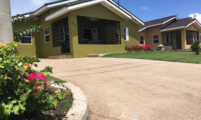 Mammee Bay House | Drax Hall Country Club's Sweet Escape