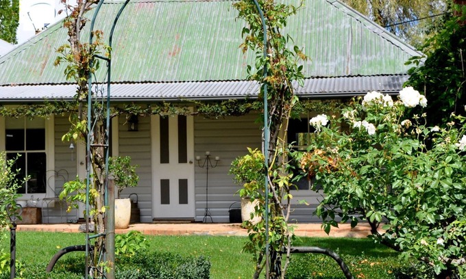 Kings Plains Cottage | Drayshed Cottage -Romantic Country Getaway