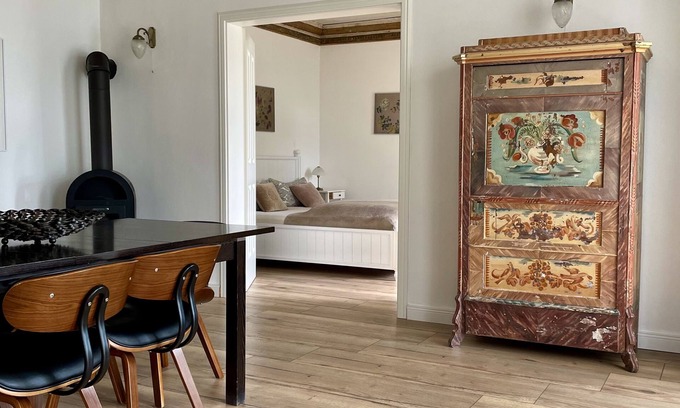 Loschwitz Apartment | Dream apartment in a dream location - living in a villa on the castle hill in Loschwitz