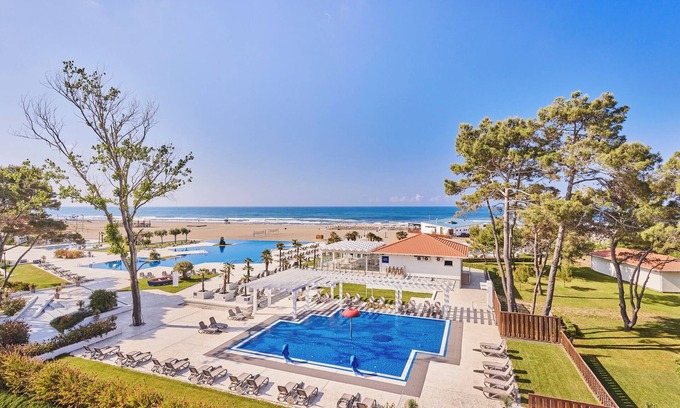Ulcinj Hotel | Dream Beach Getaway! THREE Comfortable Units, Pools, Beachfront, Free Parking!