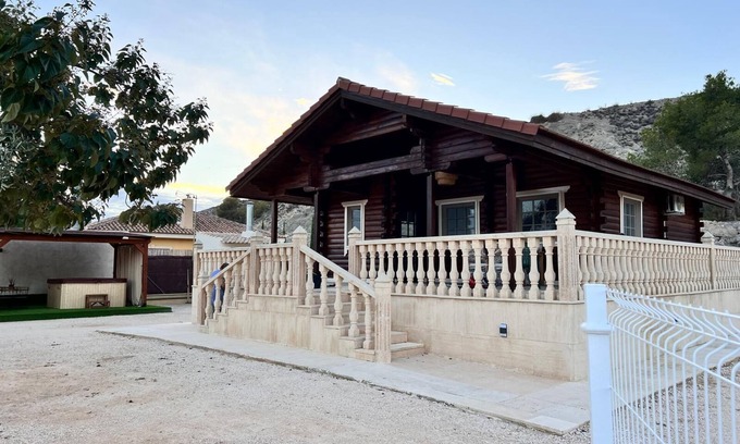Fortuna Cabin | Dream cabin with outdoor Jacuzzi and barbecue.