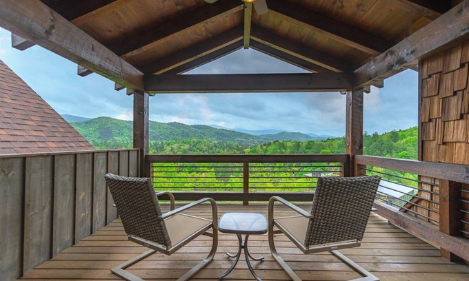 Foxfire Estates House | Dream Catcher - Blue Ridge, GA