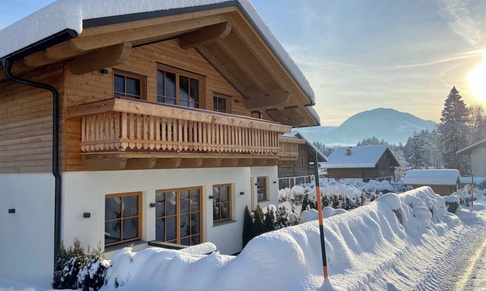 Kirchdorf in Tirol Ski Chalet | Dream chalet with sauna, 100m to ski bus