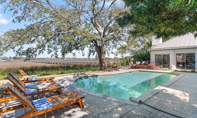 East Beach House | Dream destination on East Beach, sleeps 14 with a pool