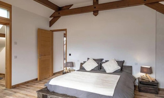 Arenthon Apartment | Dream escape, for an unforgettable stay, in a warm and refined setting