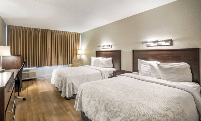 Woburn Hotel | Dream Family Vacation! 2 Pet-Friendly Units, Close to Liberty Ride Trolley Tour!