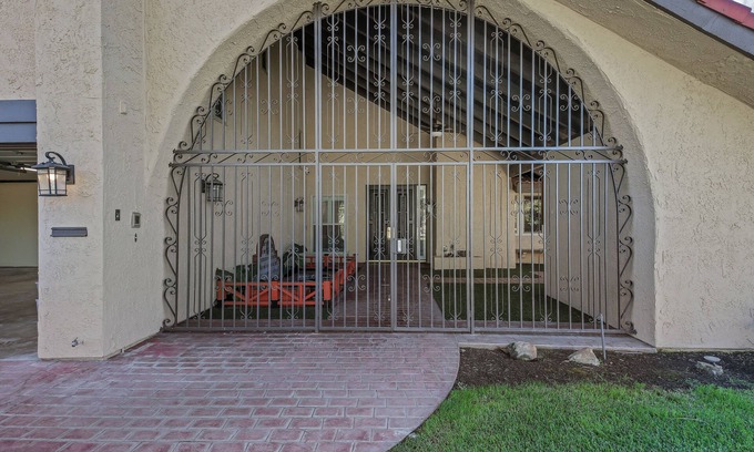 Southwest Anaheim House | Dream Getaway: 6BR near Black Star Canyon Trail