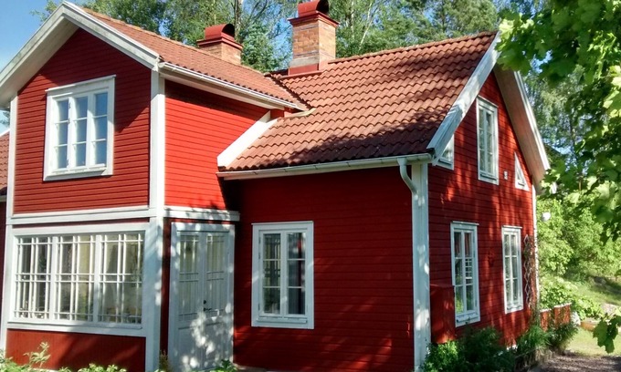 Lonneberga Villa | Dream holiday house for up to 10 people fishing in Lönneberga on the river Vimmerby Katthult