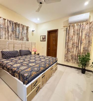 Clifton House | Dream home 2 & 4 bedroom Family house