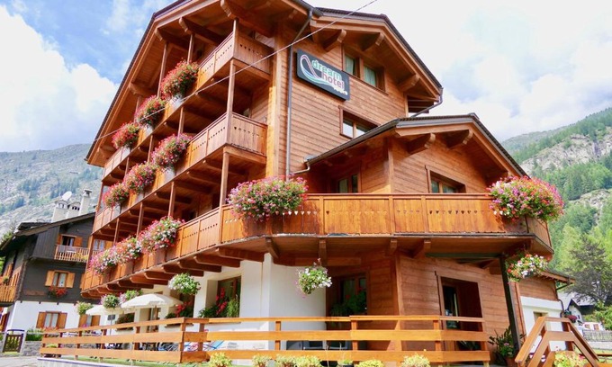 Staffa Hotel | Dream Hotel