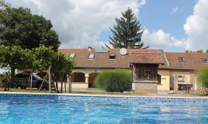 Keselyosfapuszta House | Dream house with pool and summer kitchen