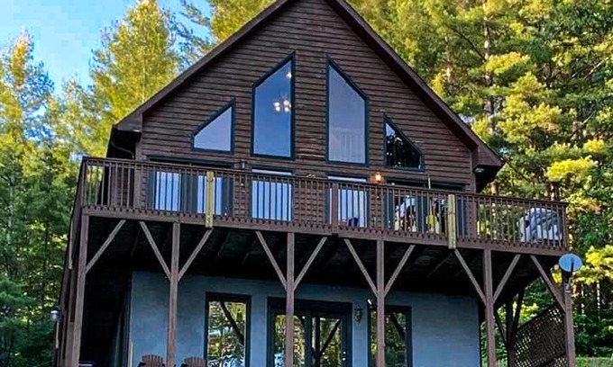Grassy Creek Cabin | Dream Mountain Delight Available Labor Day Weekend!