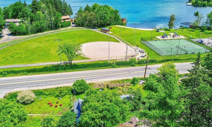 Gravenhurst Cottage | Dream Muskoka Cottage Waterpark