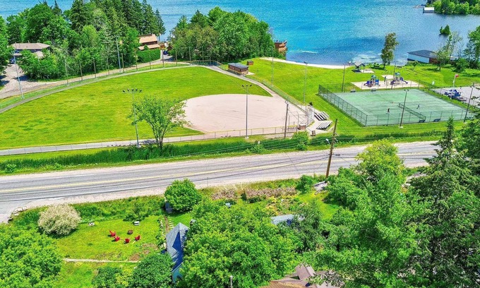 Gravenhurst Cottage | Dream Muskoka Cottage Waterpark