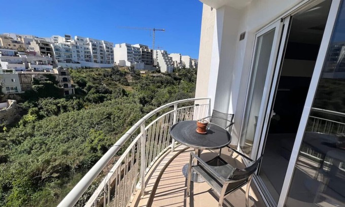Il-Balluta Apartment | Dream Stay one bedroom apartment in Balluta