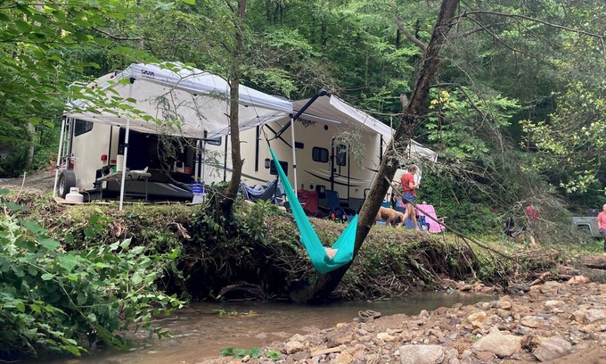 Saluda RV Rental | Dream Stream - Hemlock RV Campsite #2