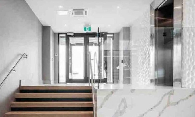 Northeast Mississauga House | Dream Suites Boutique Hotel - Private room in Mississauga