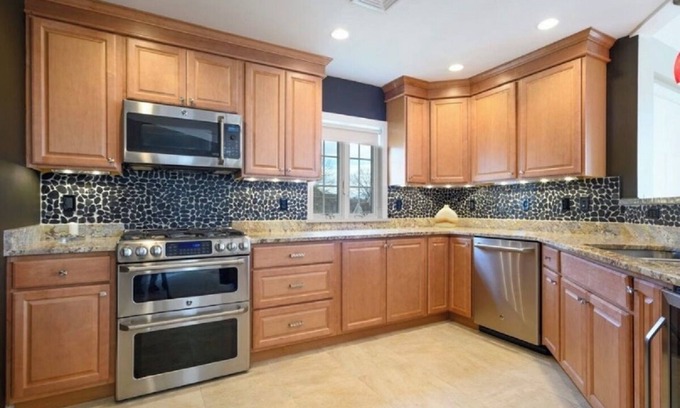 West Mystic House | Dream Vacation Home Mystic, CT