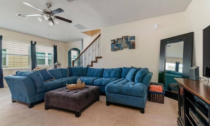 Barker House | Dream Vacation in Maquela