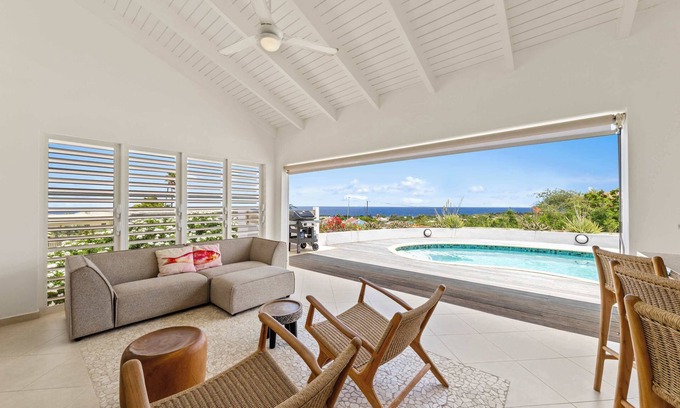 Marie Pampoen Villa | Dream View Villa: Private Pool & Sea Views!