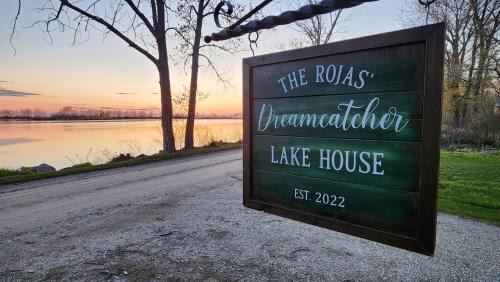 Kingsville House | Dreamcatcher Lake House