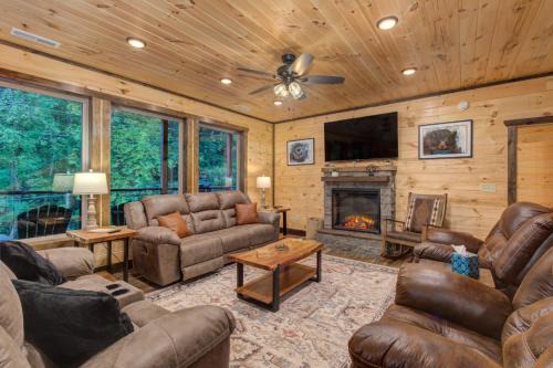 Gatlinburg - Pigeon Forge House | Dreamcatcher Lodge By Avada Properties