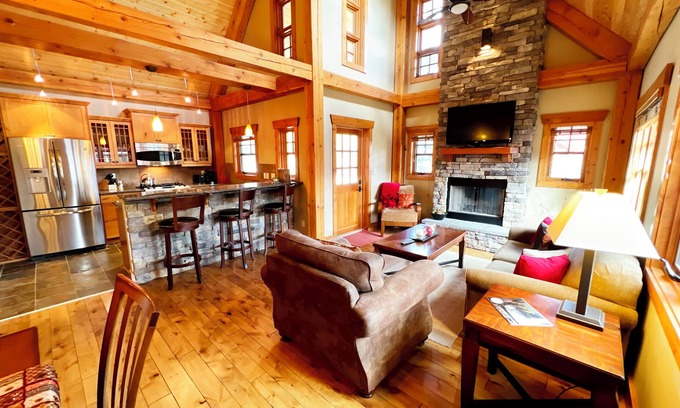East Kootenay House | Dreamcatcher Mountain Cabin - Ski-Bike-Golf-Relax