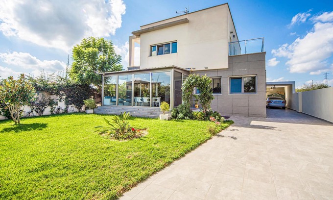 Riba-roja de Turia House | Dreaming of cozy vacations with your family in Spain?